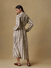 Load image into Gallery viewer, Faherty Cotton Linen Julia Wrap Dress
