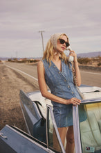 Load image into Gallery viewer, Rails Strand
