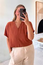 Load image into Gallery viewer, Natalie Busby Easy T
