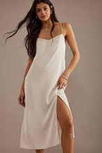 Load image into Gallery viewer, Baum und Pferdgarten Aleena Dress
