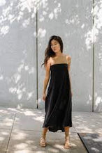 Load image into Gallery viewer, Natalie Busby The Wallflower
