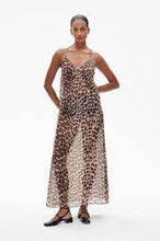 Load image into Gallery viewer, Baum und Pferdgarten Afina Dress
