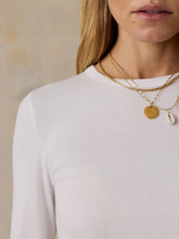 Load image into Gallery viewer, Faherty Featherweight Freestyle LS
