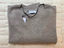 Load image into Gallery viewer, Naadam Cropped V Neck Timber
