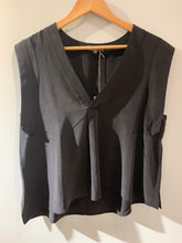 Load image into Gallery viewer, KILN deep V top
