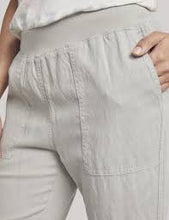 Load image into Gallery viewer, Faherty Brand Arlie Day Pant
